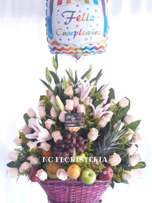 Canasto rosas frutas