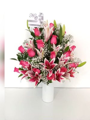 Lirios y rosas  en Cali